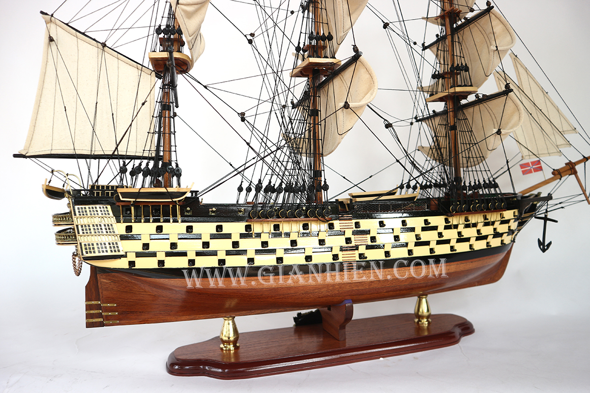 Mô hình Thuyền Cổ LÊ QUÝ ĐÔN