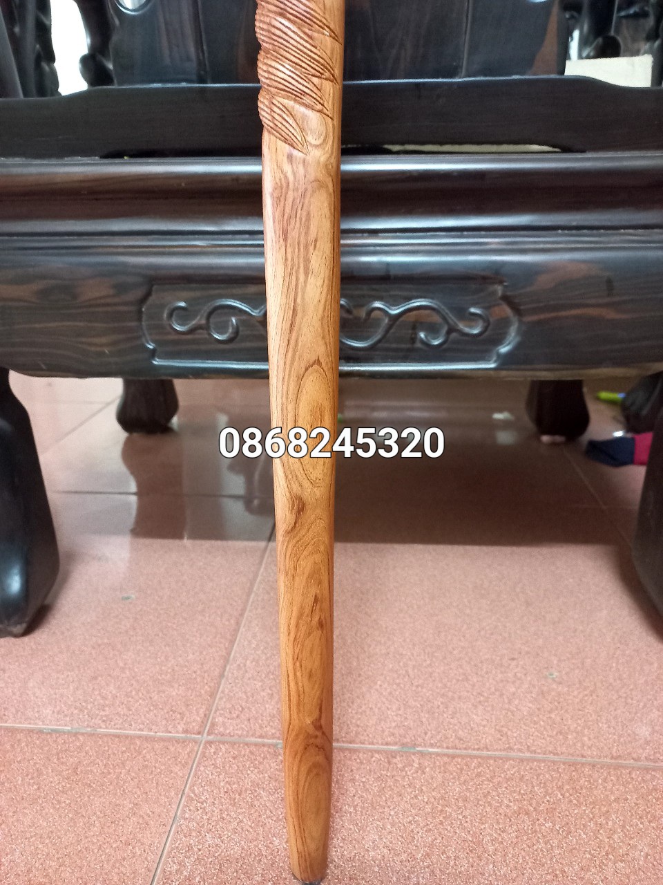 Gậy batoong dành cho người già bằng gỗ hương đá kt 13,5×4×9,1cm