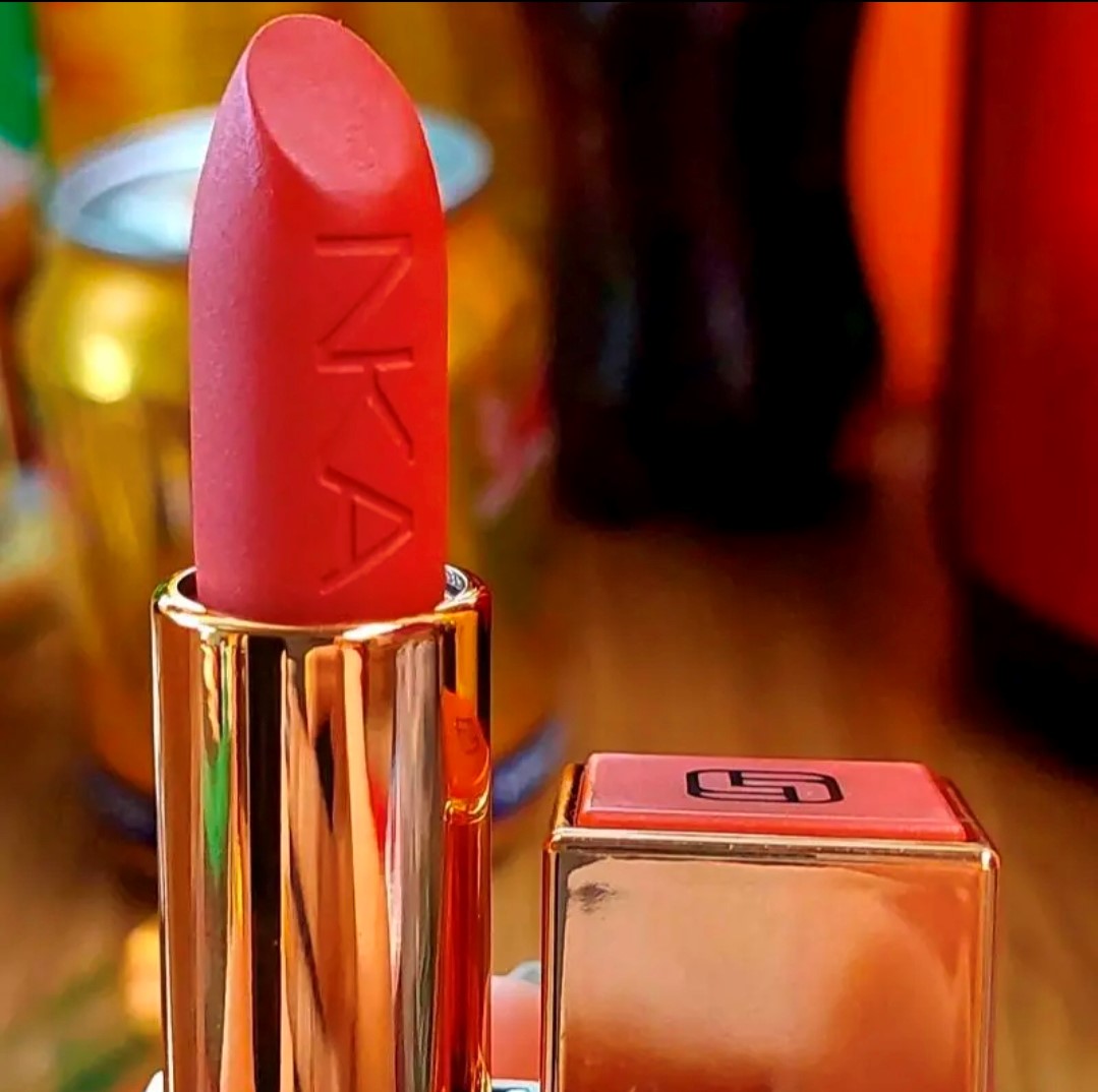 No.6 - Màu đỏ cam - Son lì siêu mịn cao cấp Hàn Quốc - Golden Velvet Lipstick - Laura Sunshine - Nhật Kim Anh