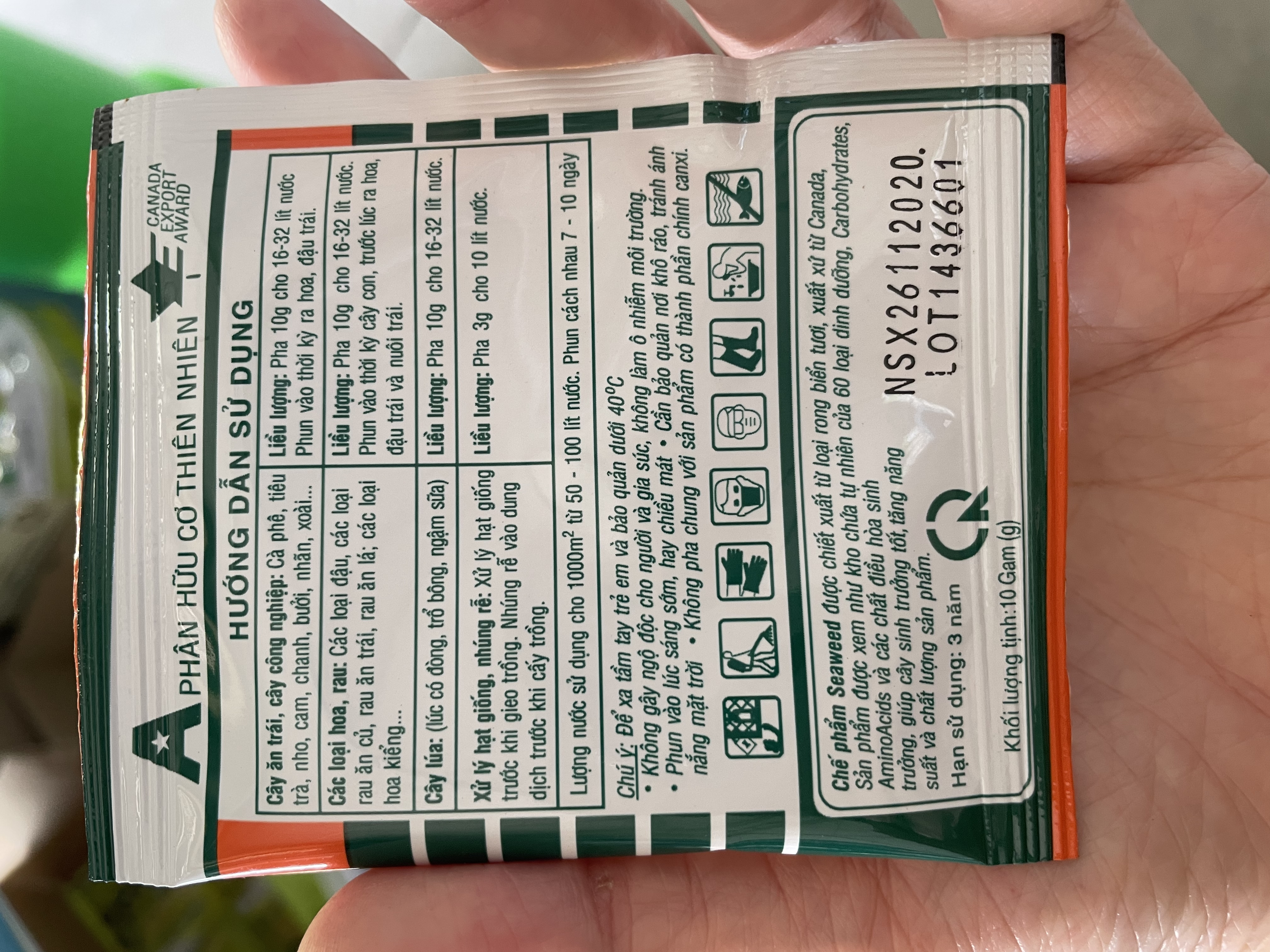 1 Hộp 10 gói Phân bón hữu cơ Rong Biển SEAWEED - Dưỡng ra hoa, trái non, đâm chồi, phát đọt