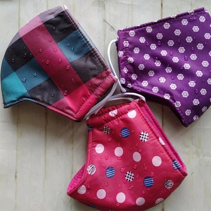 Khẩu trang đi mưa