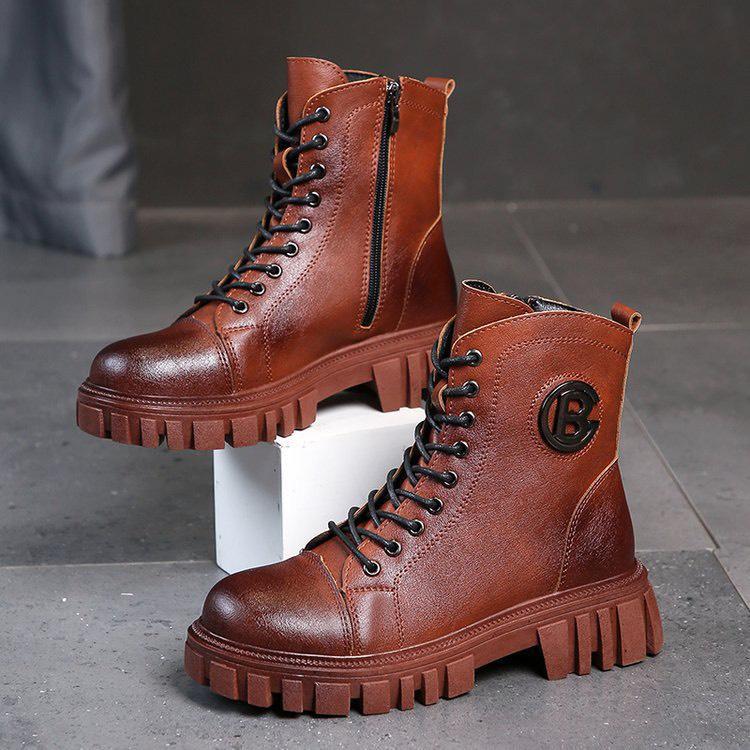 Bốt nữ chiến binh tag khuy chữ B (mã M02 - bốt khuy B