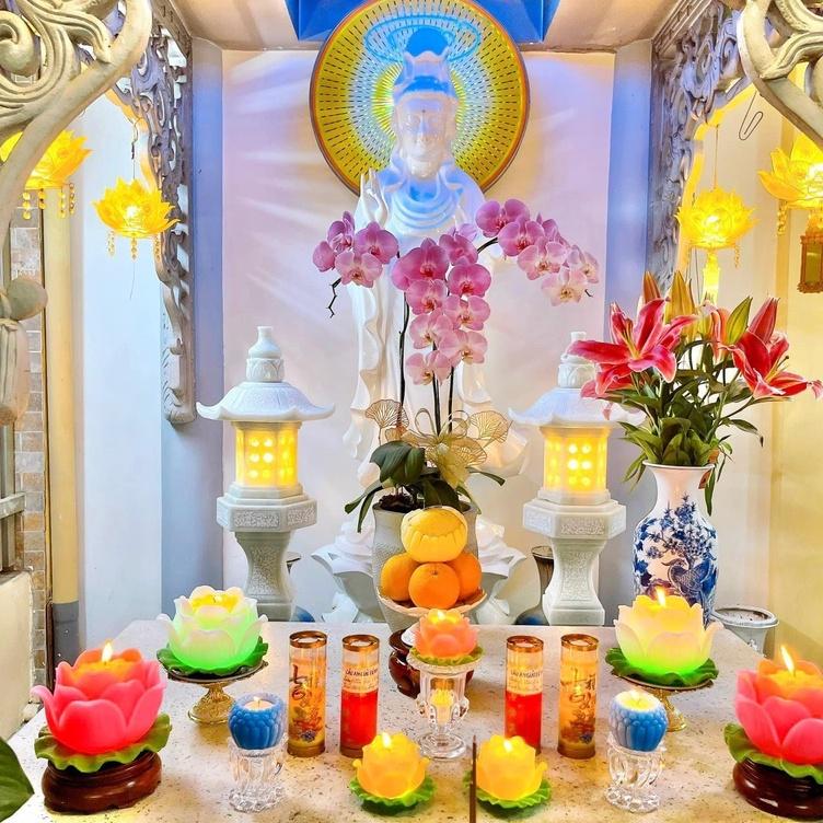 Nến hoa sen - có đèn led đổi màu - nến bông sen thờ phật trang trí cao cấp candle shop