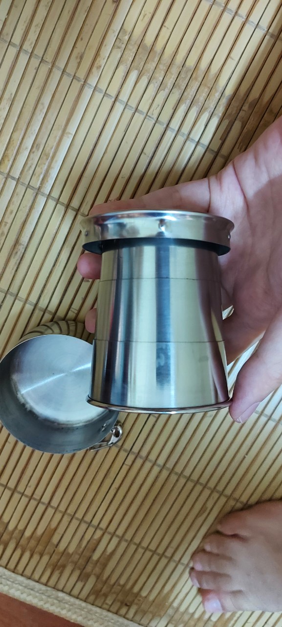 Ly, cốc uống nước gấp gọn chất liệu inox 034 sáng bóng, bền đẹp dùng mang đi học, đi chơi, đi làm rất an toàn và tiện dụng