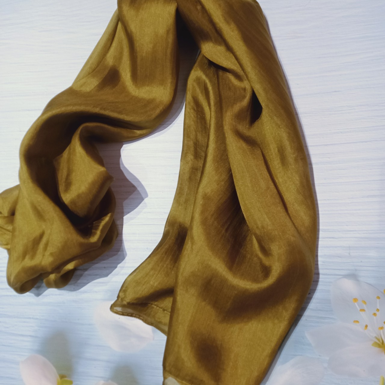 Khăn quàng cổ 100% tơ tằm của làng nghề truyền thống