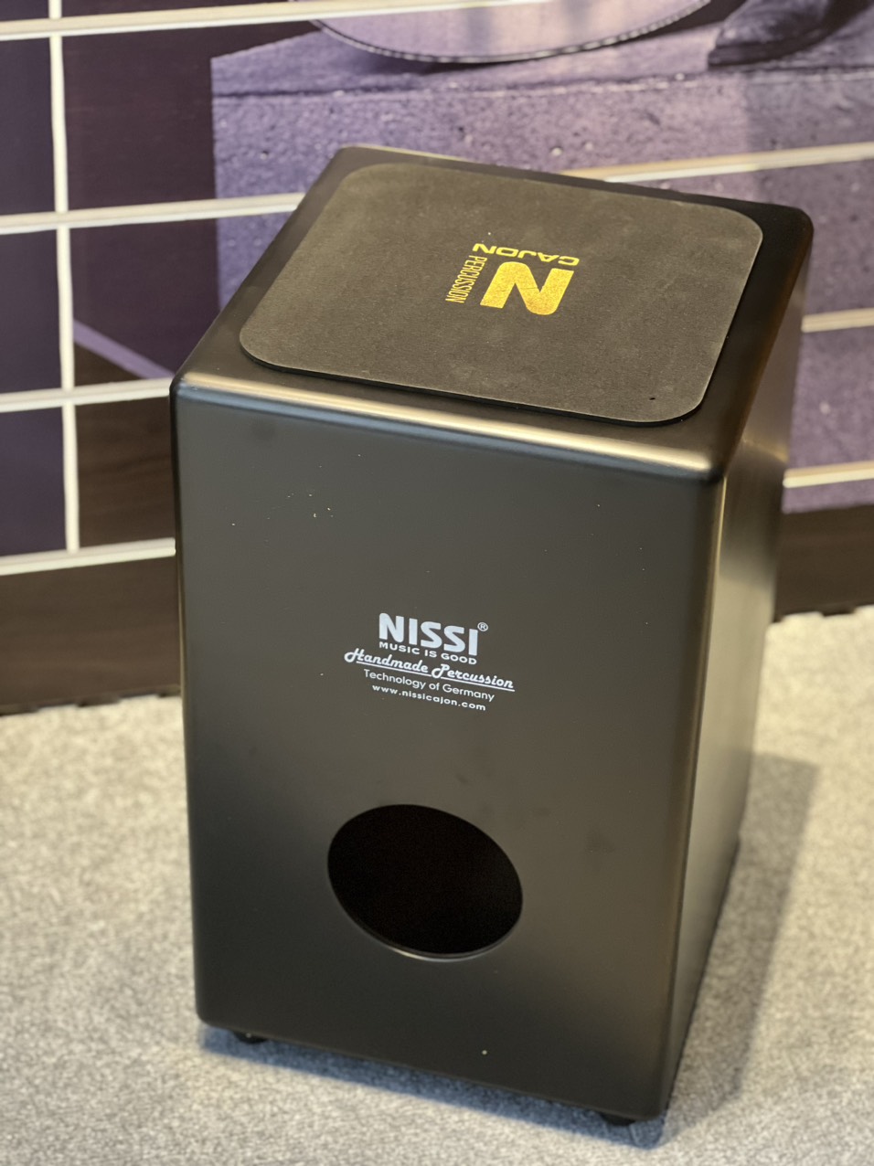 Trống cajon Nissi dễ chơi màu sắc cá tính