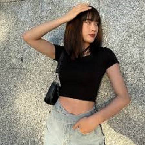 Áo phông ôm body cộc tay dáng ngắn croptop cổ tròn basic 2 màu đen, trắng cho nữ