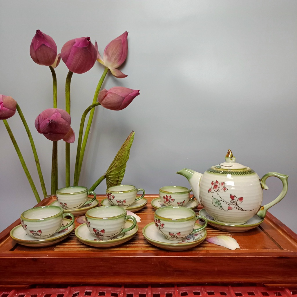 Bộ ấm chén uống trà cao cấp , bộ ấm trà Bát Tràng men rong vẻ tay hoa tiết hoa sen