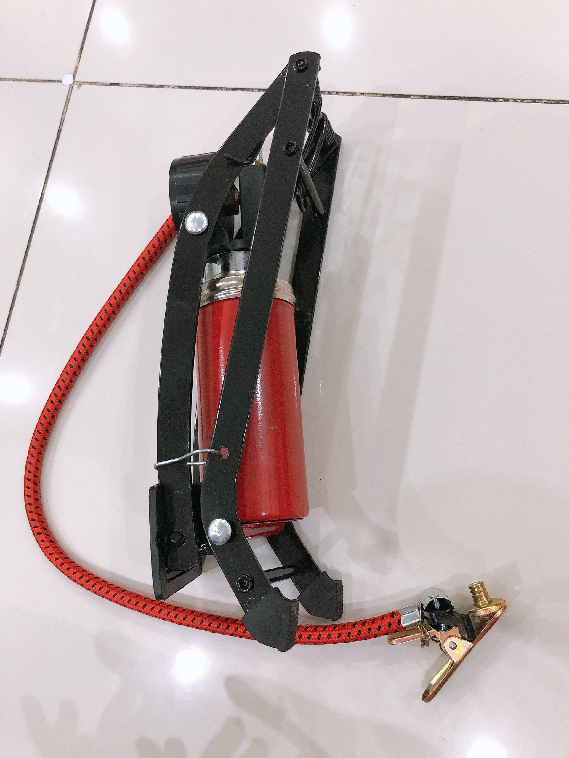 Dụng cụ bơm hơi bánh xe đạp chân đa năng mini dùng cho xe đạp, xe máy