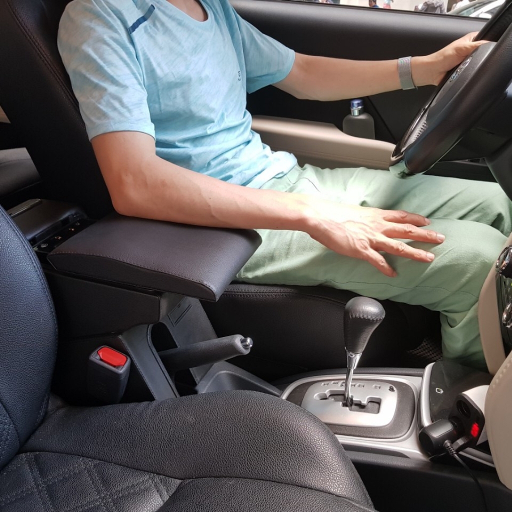 Hộp tỳ tay toyota rush cao cấp ,bệ tỳ tay toyota rush Kibbet