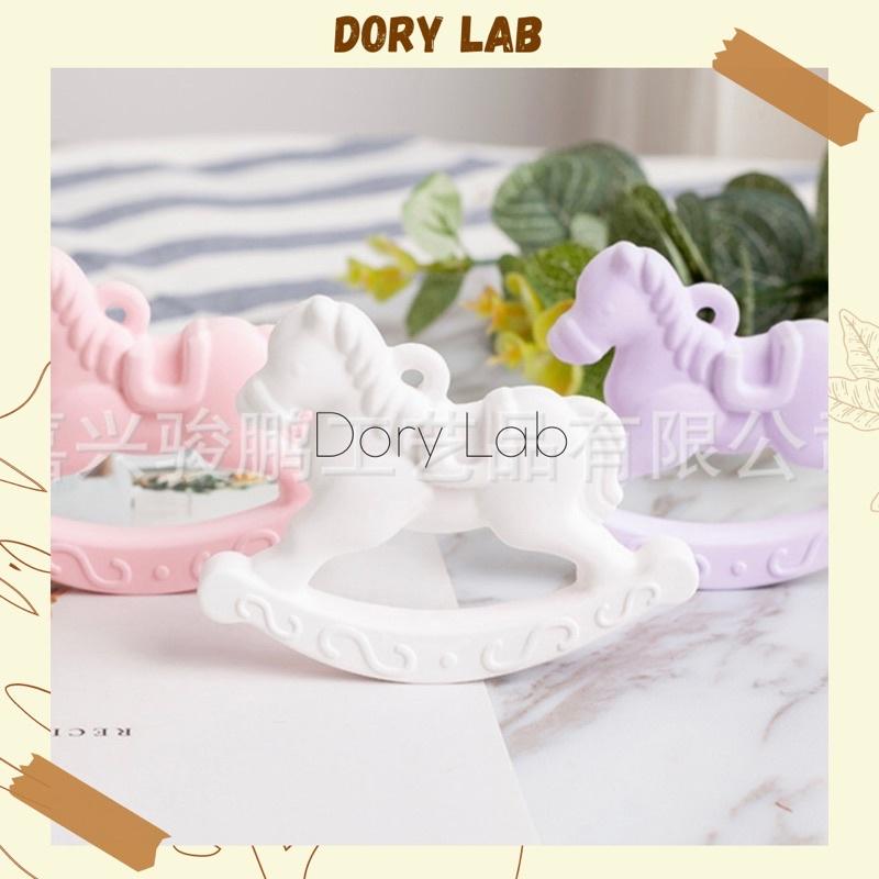 Sáp Thơm Tinh Dầu Hình Ngựa Gỗ Treo Tủ Quần Áo, Xe Ô Tô, Khử Mùi Phòng Handmade - Dory Lab