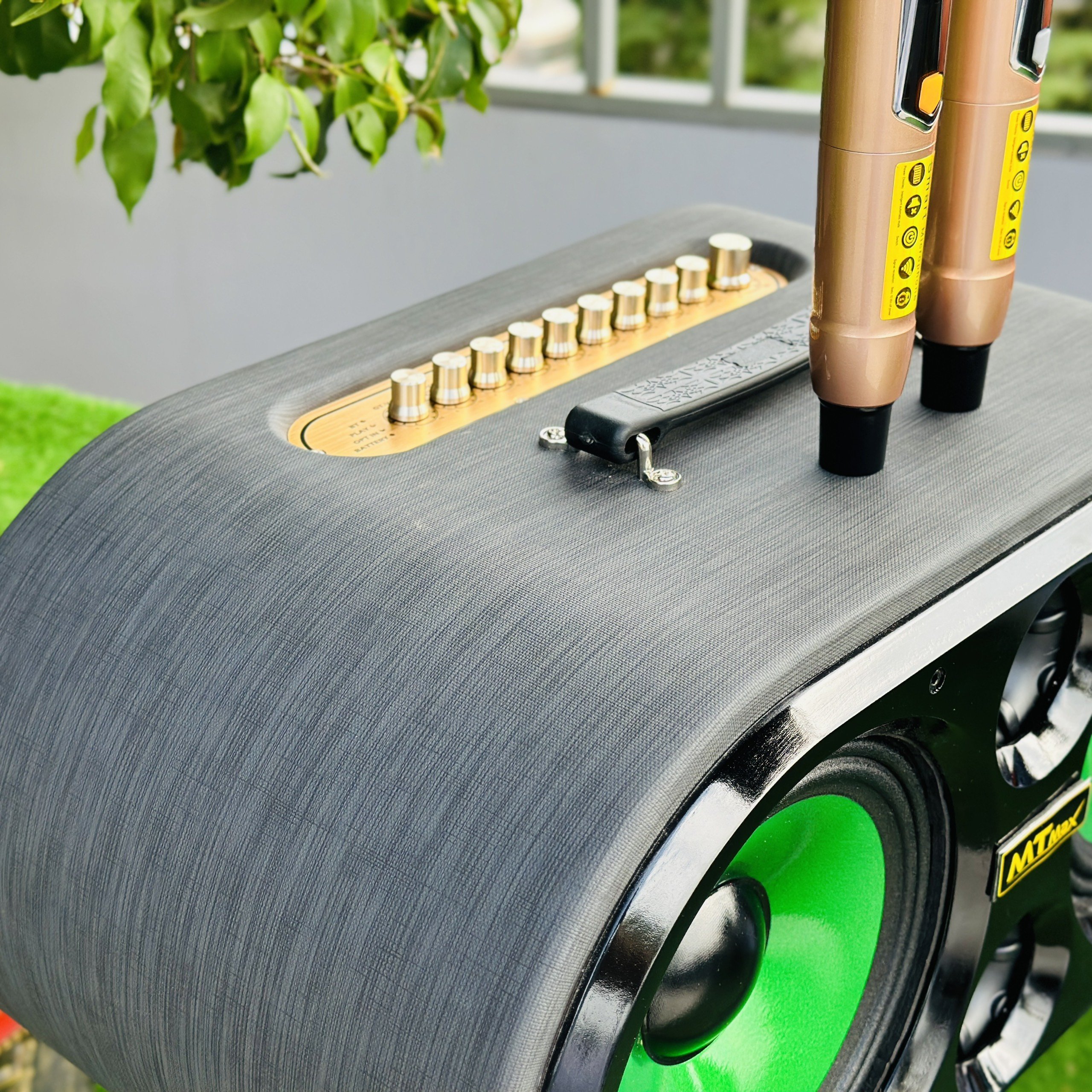 Loa Karaoke Xách Tay Mới Nhất 2024 - MTMAX DK12Pro - Loa 3 Đường Tiếng Công Suất Lớn 500W, Bass Đôi 2 Tấc, Âm Thanh Mạnh Mẽ, Đi Kèm 2 Micro Cao Cấp, Hàng Chính Hãng