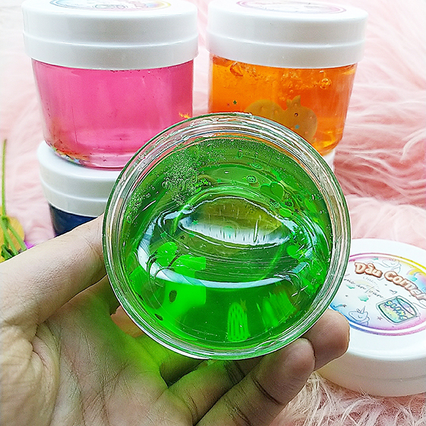 Slime trong suốt nhiều màu, Slime tròn kèm charm cho bé