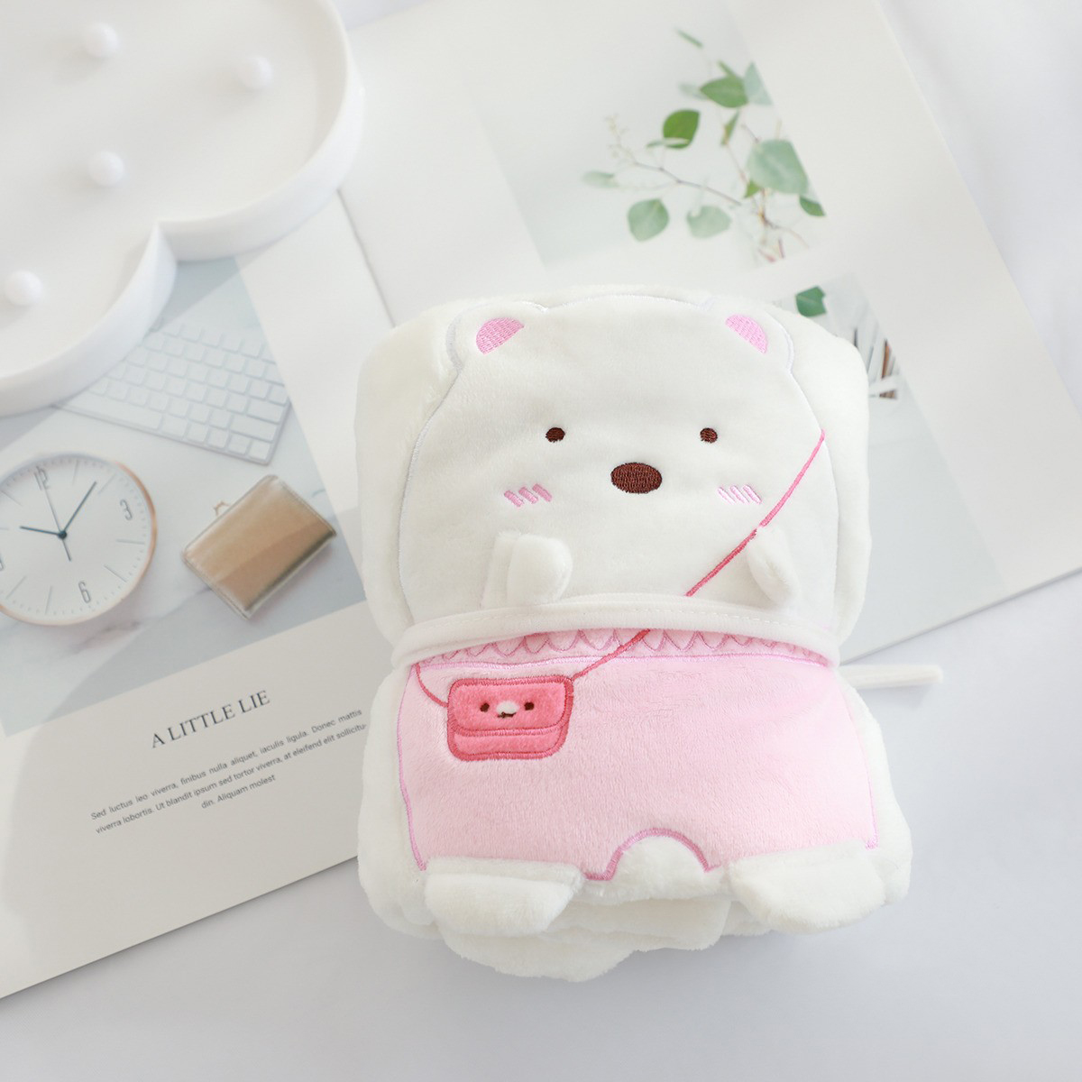 Chăn mền Hình Thú gọn nhẹ, mềm mịn dành cho bé, cho dân văn phòng