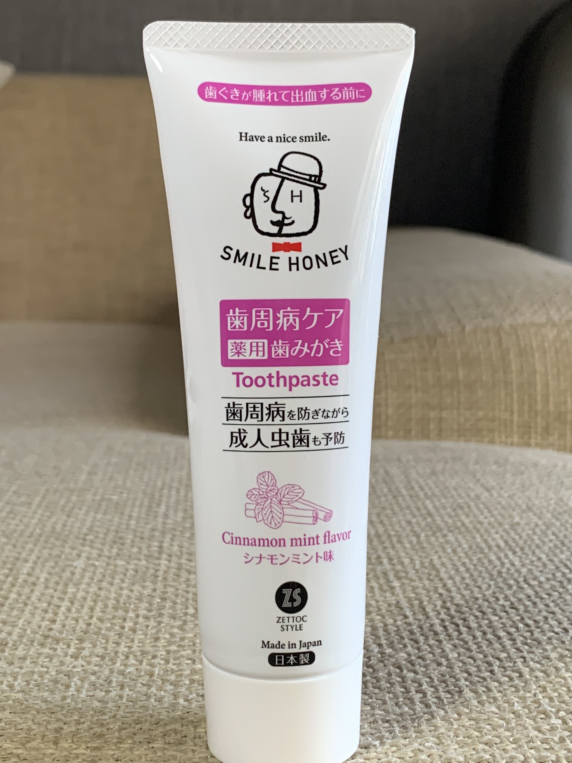 Kem đánh răng quế bạc hà Zettoc Smile Honey Cinnamon Mint Flavor 120g