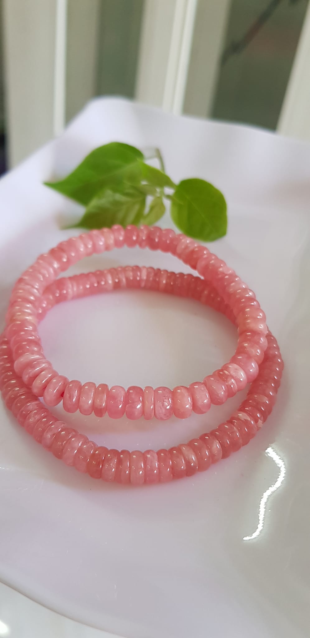 Vòng tay Mới Đá Đào Hoa tự nhiên bánh xe hồng đẹp 6,5mm Màu hồng tươi bóng đẹp Nữ mệnh hỏa, mệnh thổ ạ Công dụng may mắn, tài lộc, tốt sức khỏe, xinh đẹp tay ạ