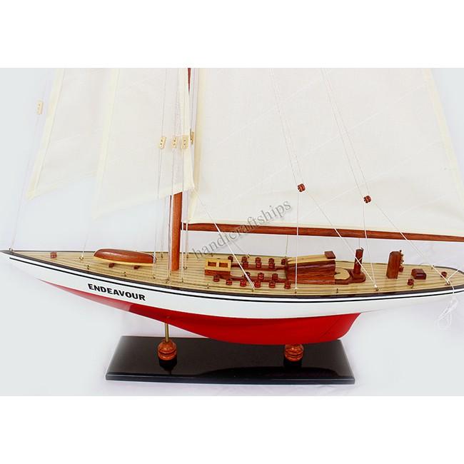 Mô hình thuyền gỗ Endeavour 50cm (Trắng - Đỏ)