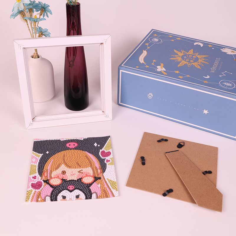 Tranh đính đá hoạ tiết hoạt hình dễ thương độc đáo, tranh đính đá có kèm khung gỗ mẫu ngẫu nhiên