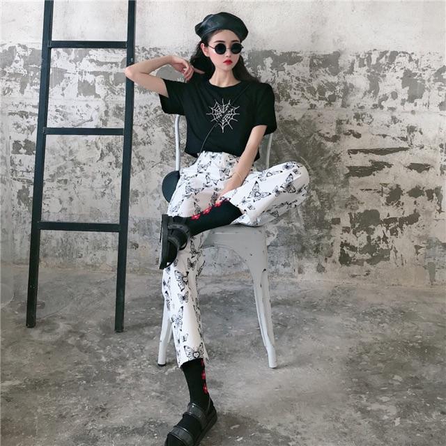 Áo Croptop Cổ Tròn Form Rộng Thêu Hình Mạng Nhện