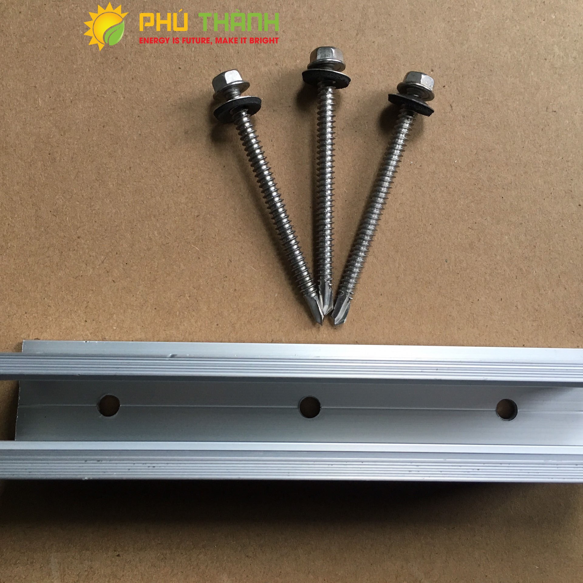 Thanh nhôm mini rail hình chữ U dài 180cm dùng lắp đặt pin năng lượng mặt trời kèm 3 vít