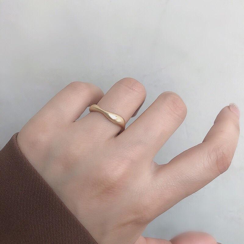 Nhẫn xoắn nhám vàng MEONHAMAI