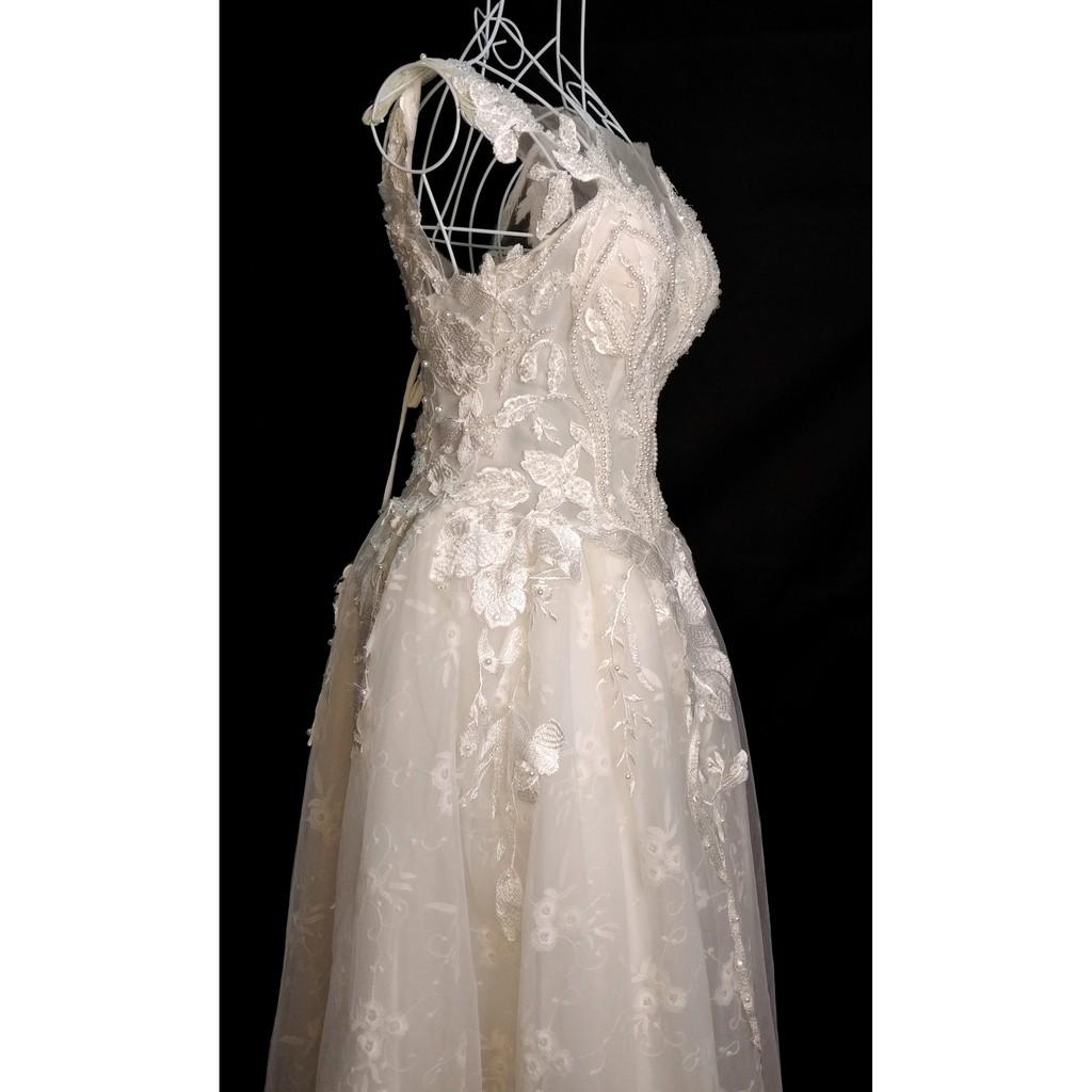 váy cưới cao cấp màu trắng không tay phù hợp cân nặng freesize từ 40 đến 55kg