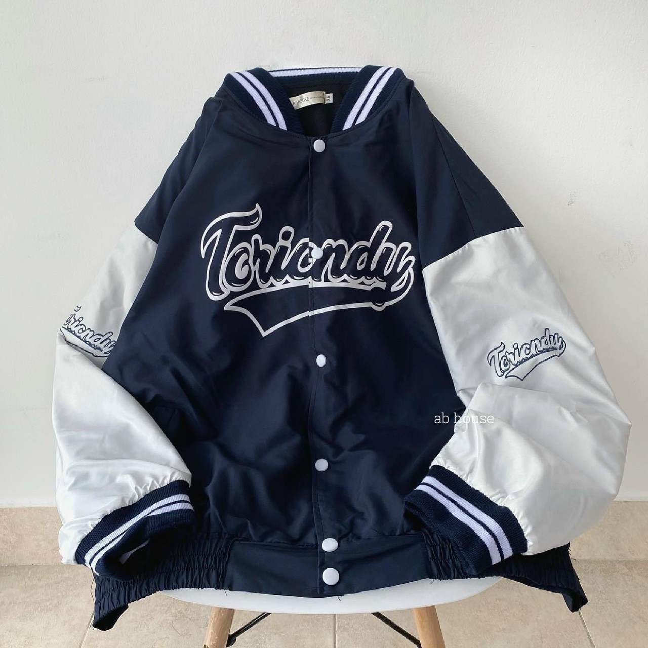 Áo Khoác Gió Kiểu Bomber Bóng Chày Black Miack Nam Nữ Cặp ĐôiHOT RẺ ĐẸPÁo Gió Toriondy Unisex Chống Nắng-Couple Jakets [ ẢNH THẬT ] - SHOP ÁO KHOÁC DÙ GIÓ BOMBER THIÊN HÀ
