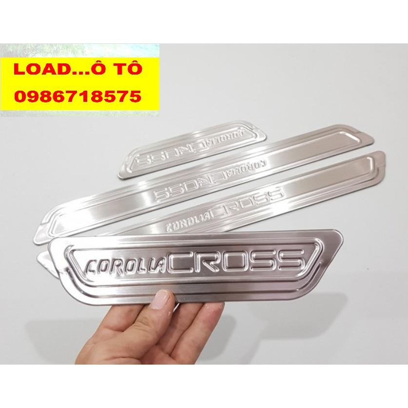 Ốp Bậc Cửa, Nẹp Bước Chân Trong, Ngoài Xe Toyota Cross 2022-2020 Chất Liệu Inox Cao Cấp