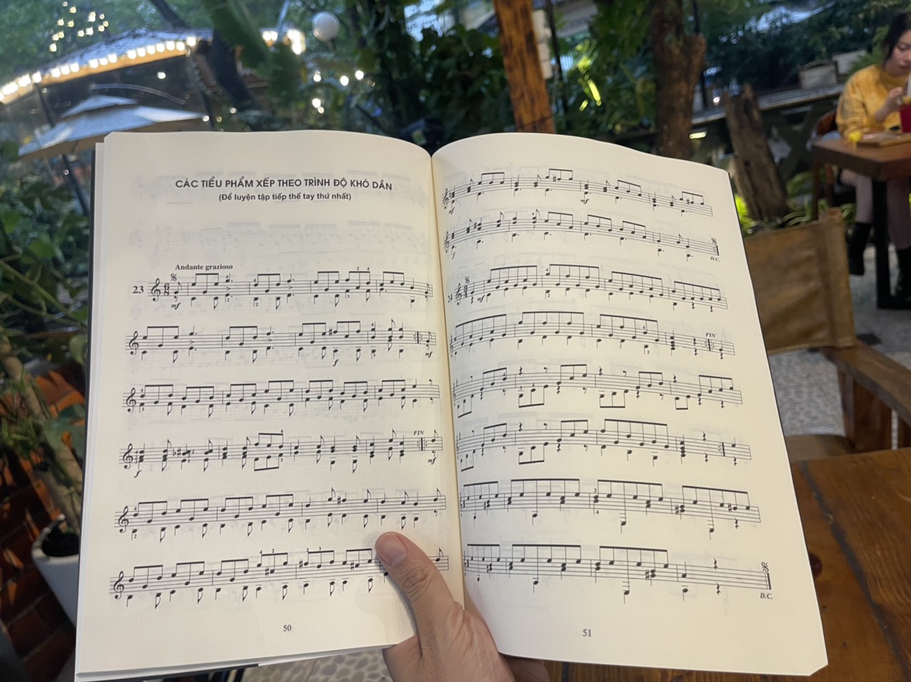 PHƯƠNG PHÁP HỌC GUITARE – F. Carulli – Trịnh Minh Thanh dịch – Huy Hoàng Bookstore – NXB Dân Trí