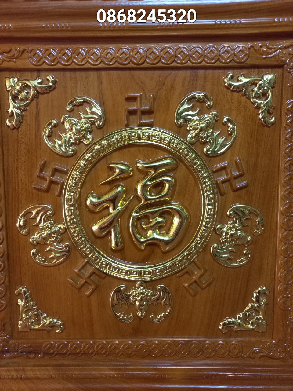 Tranh phong thủy ngũ phúc lâm môn bằng gỗ gõ đỏ kt mặt vuông 67×67×4cm