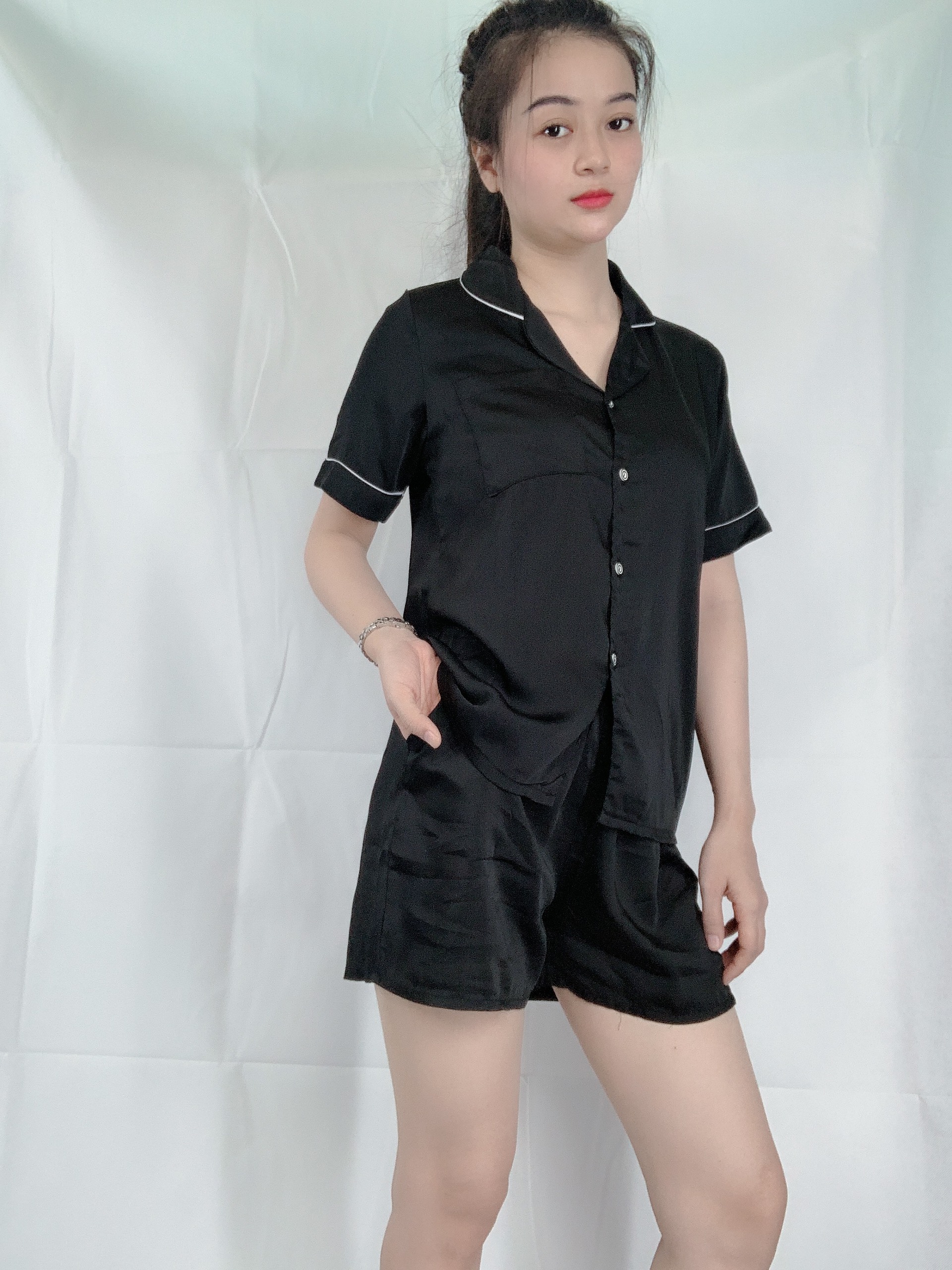 Bộ mặc nhà nữ Pijama thiết kế vải lụa satin mềm mại -thiết kế đơn giản trẻ trung_DB01