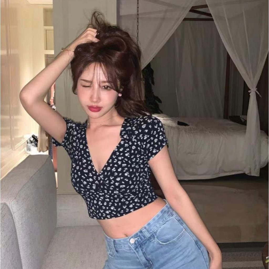MS07 Áo thun nữ hoa nhí croptop cổ tim