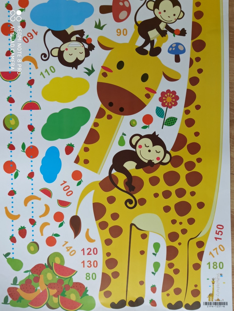 Decal hình dán tường 3D trang trí hươu cao cổ thước đo chiều cao cho bé