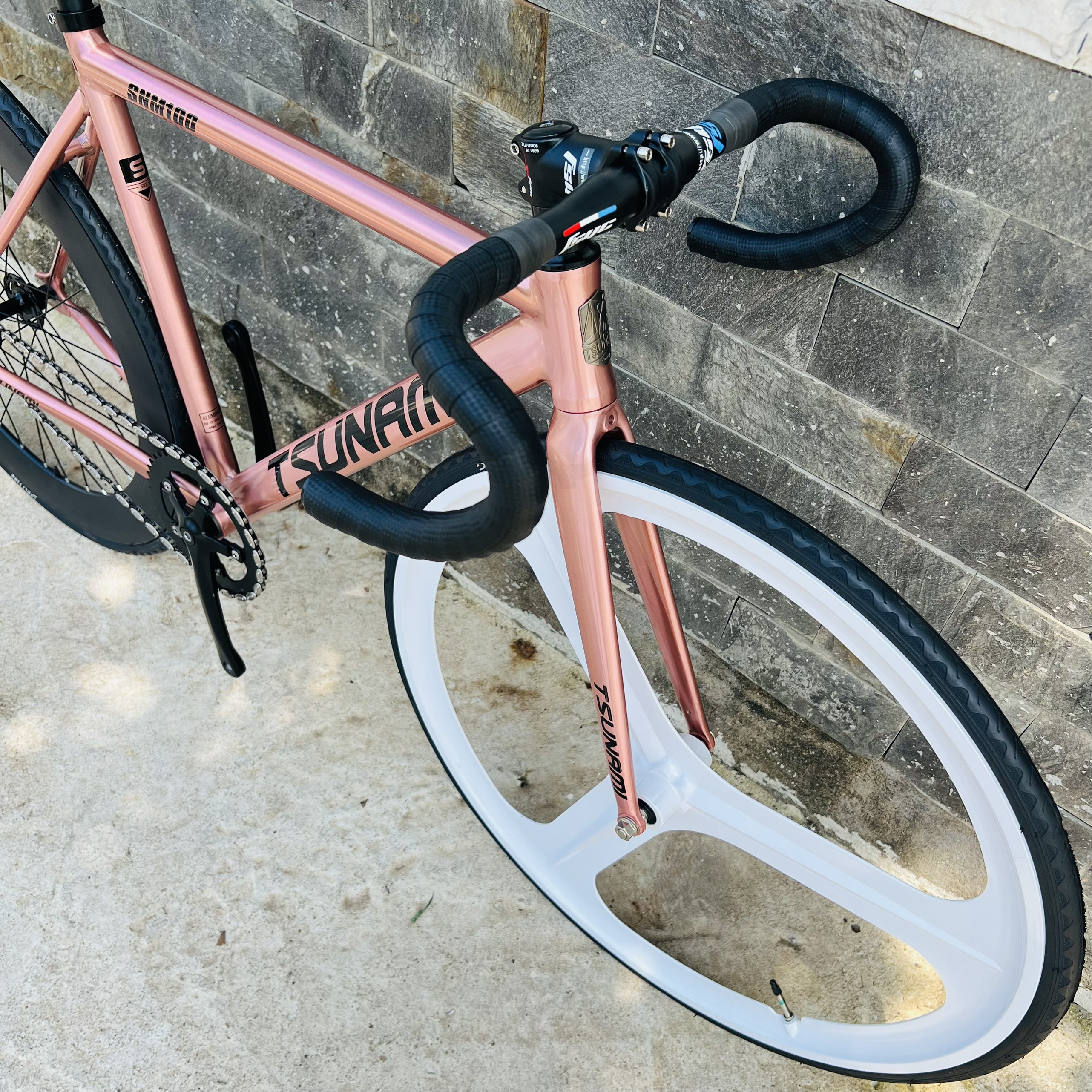 Fixed gear TSUNAMI SNM100 bánh trước 3 đao trắng sau 7cm - Màu Rose gold