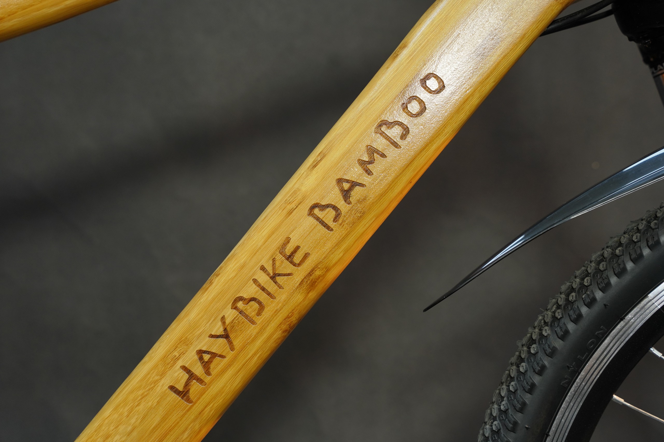 Xe đạp khung tre HayBike BamBoo