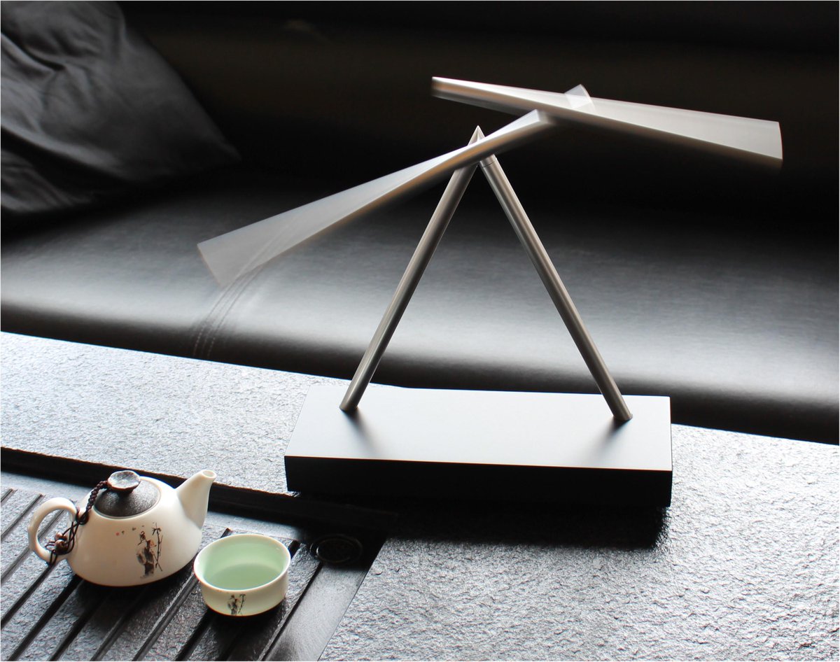 QUÀ TẶNG VĂN PHÒNG THANH LẮC THUYẾT HỖN LOẠN THE SWINGING STICKS TRONG PHIM IRON MAN