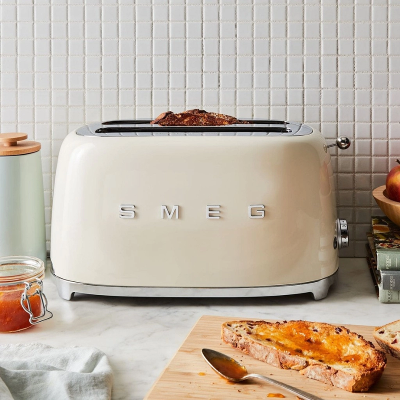 Máy nướng bánh mì Smeg màu kem TSF01CREU 535.43.665 - Hàng chính hãng