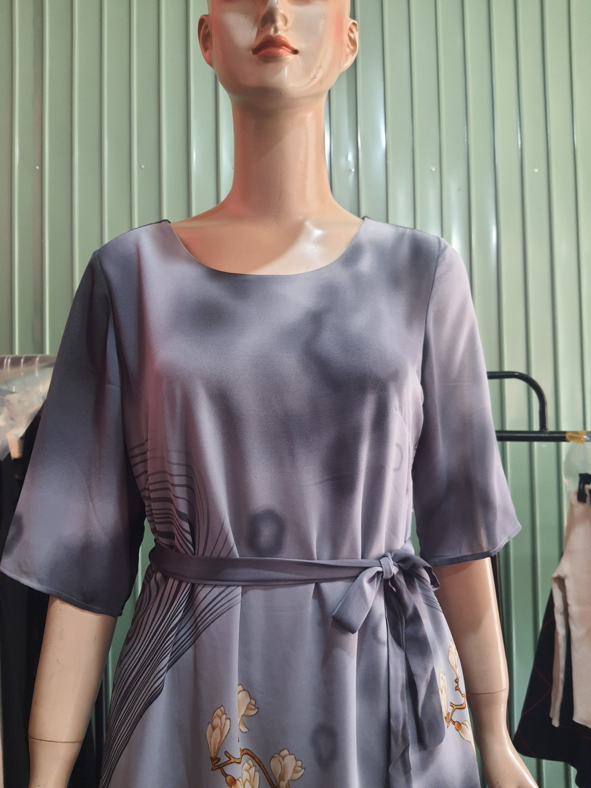 Đầm Suông Trung Niên In Hoa 3D ( FREE SIZE DƯỚI 60KG) thích hợp cho Quý Cô đi làm công sở, đi chơi, đi tiệc(tùy theo kết hợp phụ kiện)