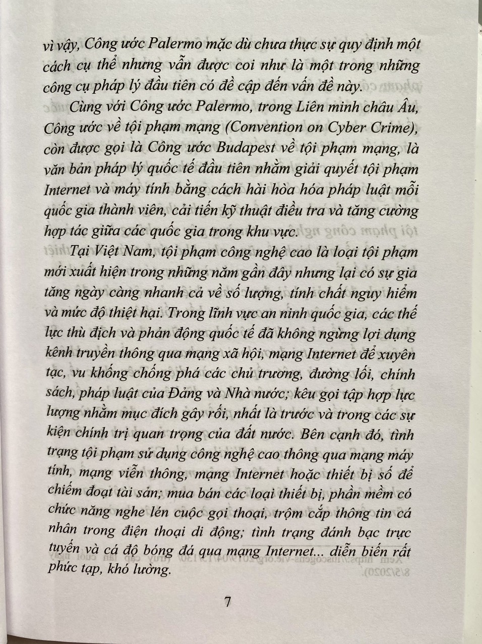 Sách- Pháp luật quốc tế trong hợp túc đấu tranh phòng, chống tội phạm công nghệ cao và những vấn đề đặt ra đối với Việt Nam