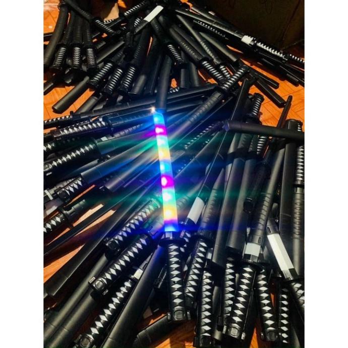 Kiếm thắp sáng Katana 68 Cm - Kiếm năng lượng - công cụ giải trí katana Nhựa Có Đèn và Âm Thanh