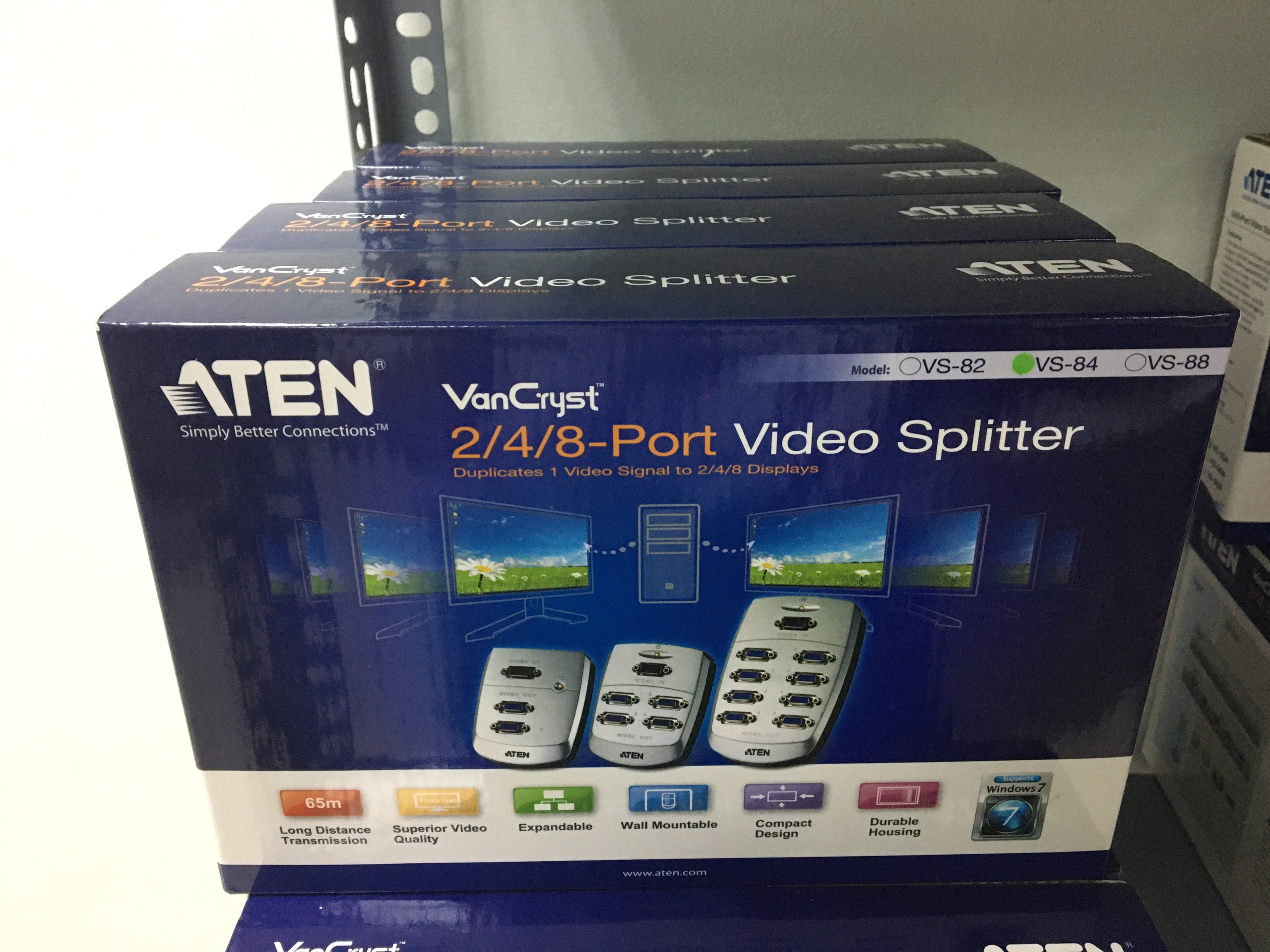 Bộ chia tín hiệu VGA 1 ra 4 Aten VS84, hỗ trợ tần số 250Mhz, 30m và độ phân giải 1920 x 1440 - Hàng chính hãng