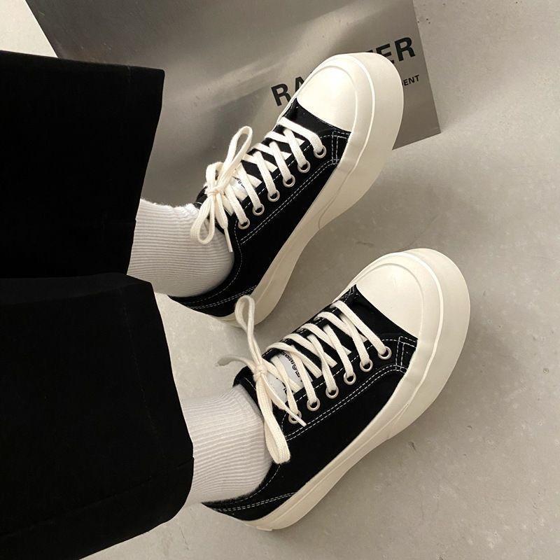 Giày thể thao nữ Ulzzang đế bằng bánh mì vải mềm màu đen trắng năng động - hot trend đẹp