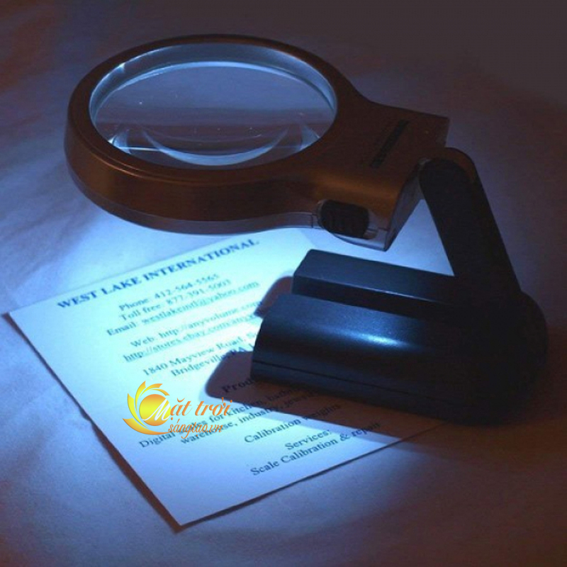 Kính lúp cầm tay kiêm để bàn 3in1 có đèn LED