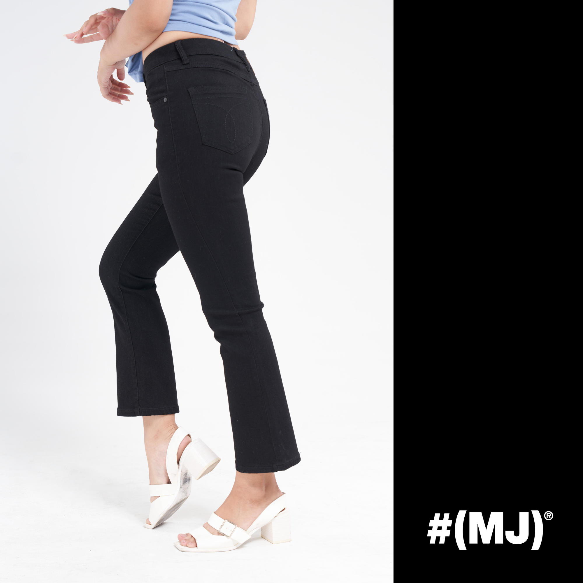 Quần jeans lửng nữ thời trang ống loe MESSI WJB0120