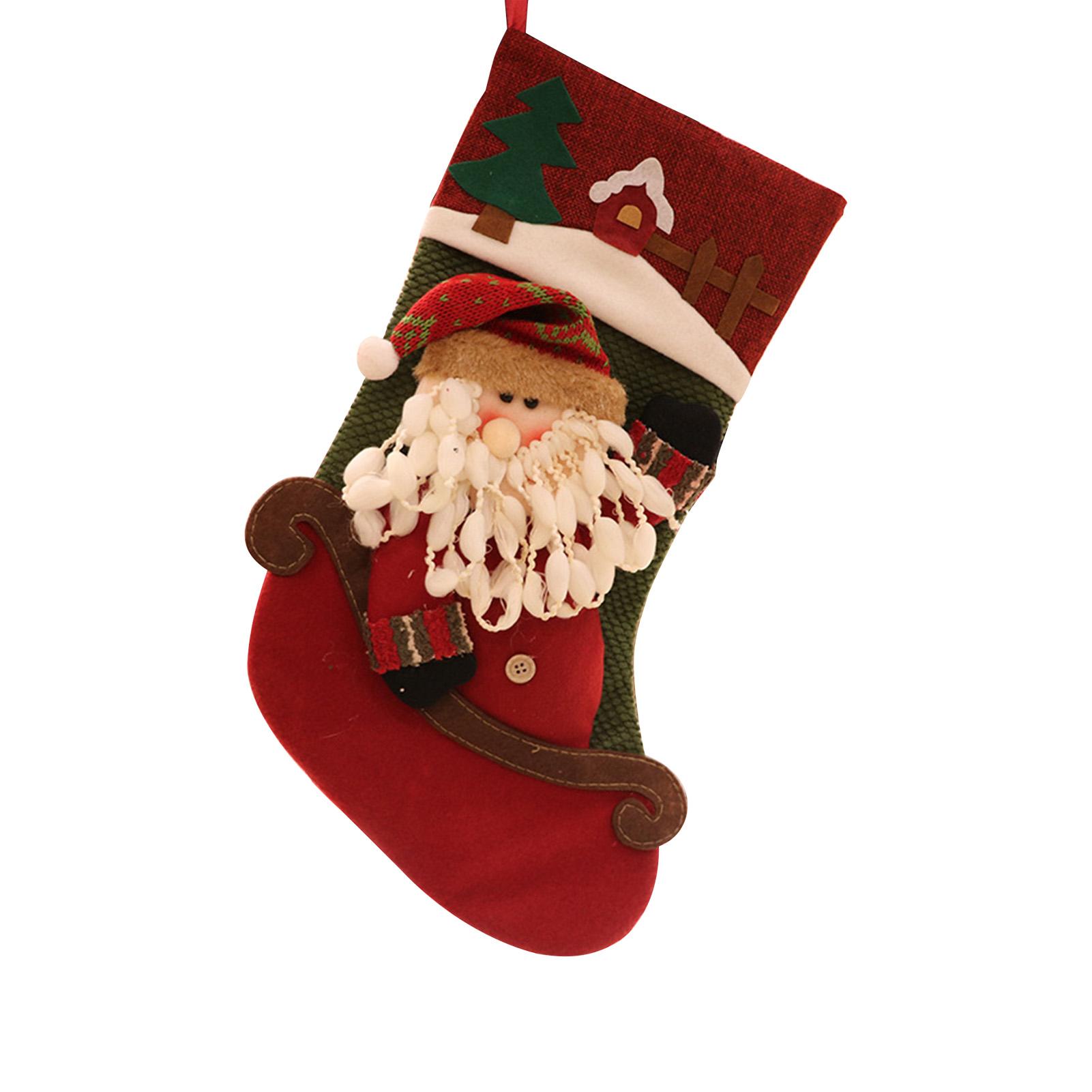 Tất Giáng sinh được làm từ vải chất lượng cao và đi kèm với một vòng treo chắc chắn để đảm bảo bạn có thể treo nó một cách an toàn và dễ dàng
