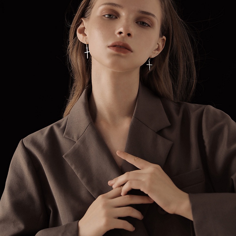 Bông tai thập tự phong cách Châu Âu bí ẩn quyến rũ