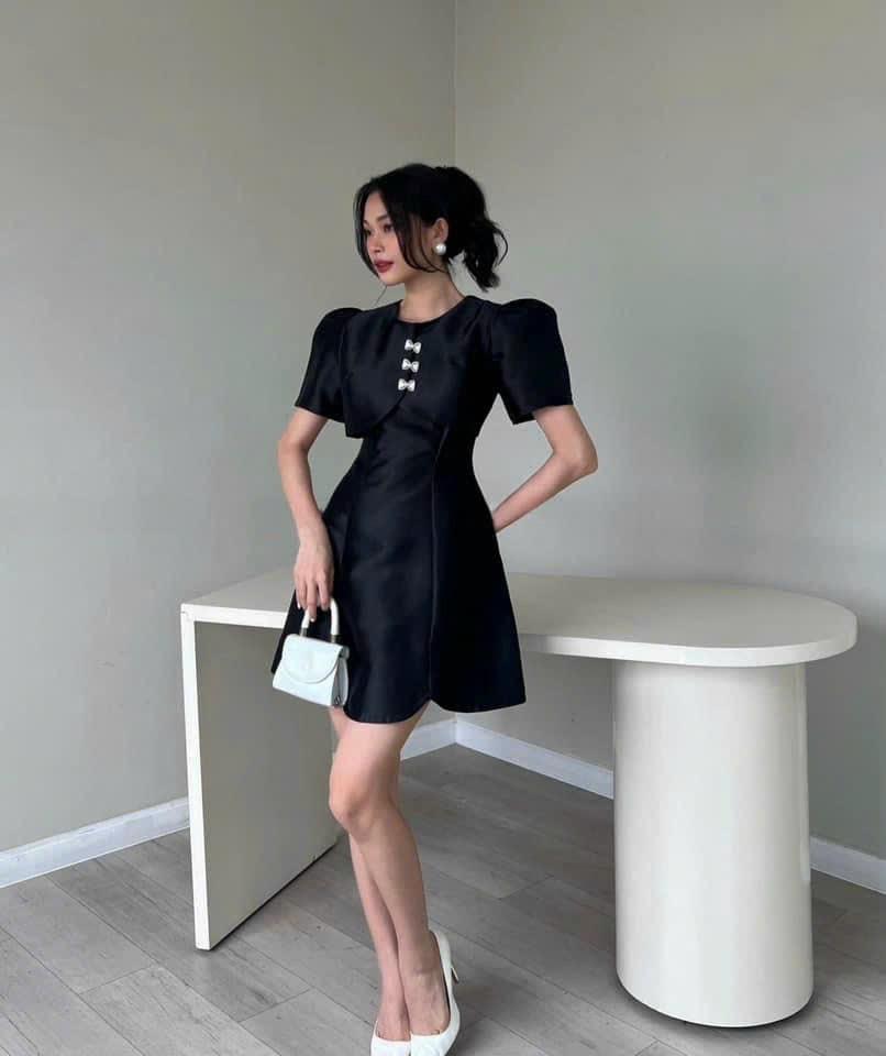 Đầm xoè tafta đắp ngực cài nơ