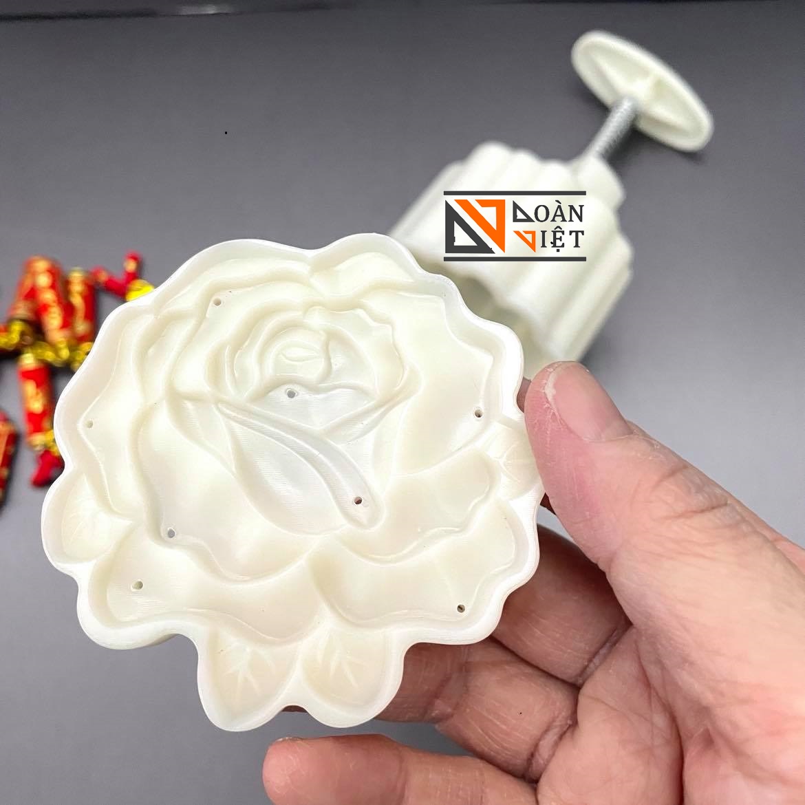 Khuôn Trung Thu 3D SIÊU SẮC NÉT - Hình HOA HỒNG 150g - MẪU MỚI. Dụng cụ làm bánh TRUNG THU Khuôn nhấn có lò xo TIỆN LỢI. Dụng cụ làm bánh NƯỚNG, chuyên tạo định hình bánh CHUYÊN NGHIỆP