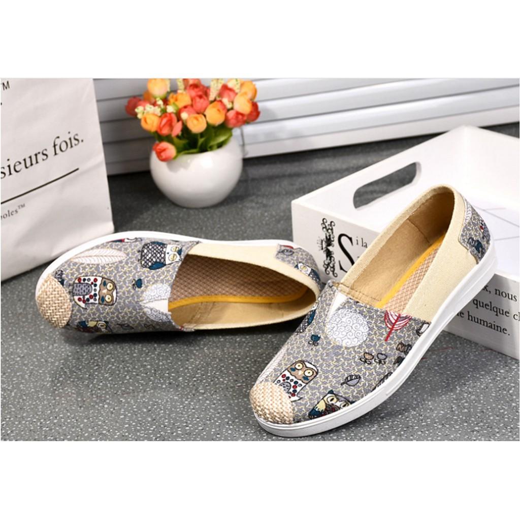 GIÀY LƯỜI SLIP ON VINTAGE HOẠ TIẾT CHIẾC LÁ MÀU XÁM