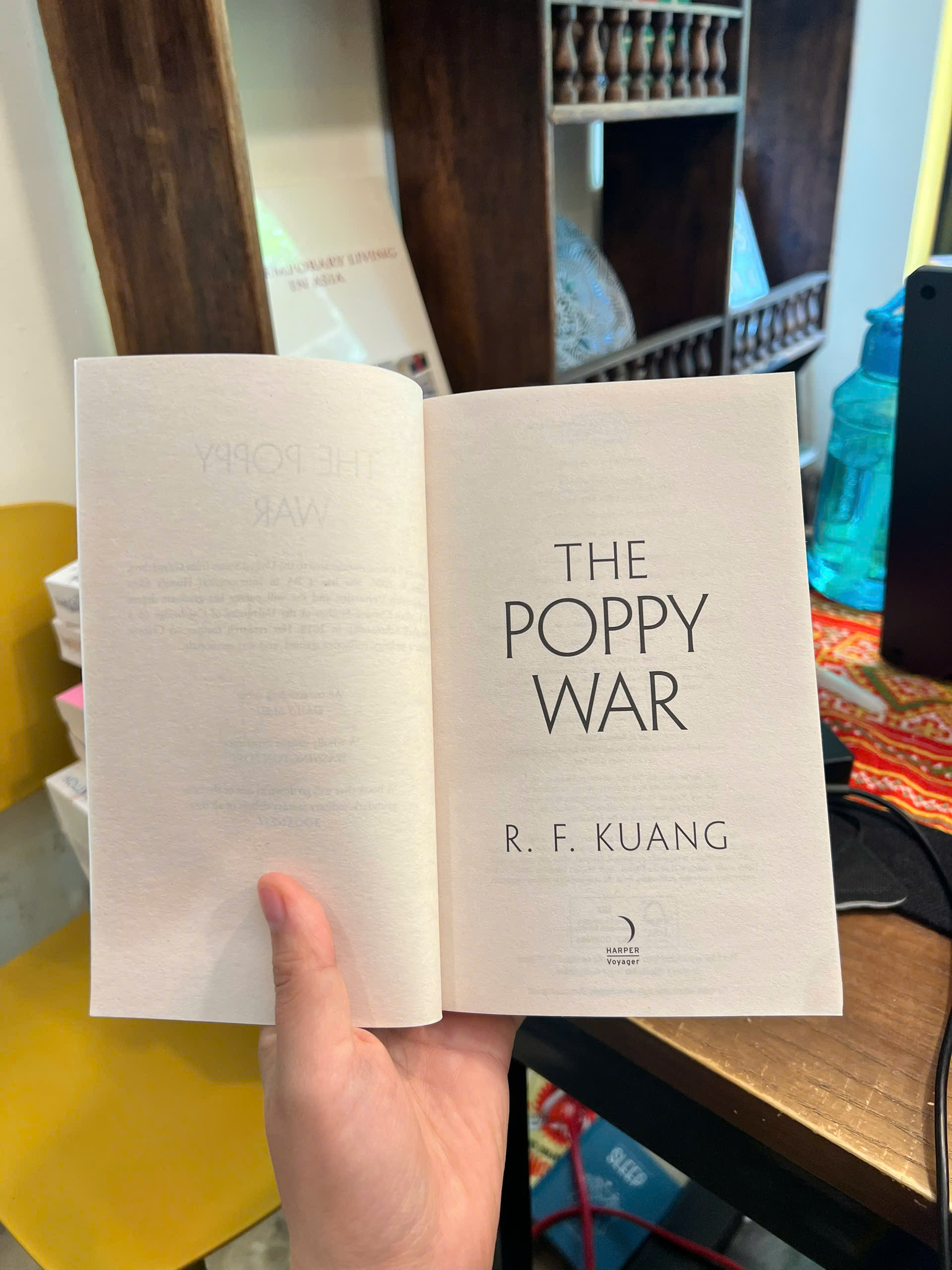Sách - The Poppy War by R.F. Kuang (Book #1) | Fantasy / Historical Fiction / Ngoại văn Nhập khẩu UK